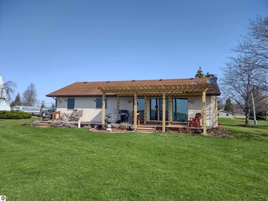 2390 E Bay Ridge Dr, Au Gres, MI 48703 - photo 4