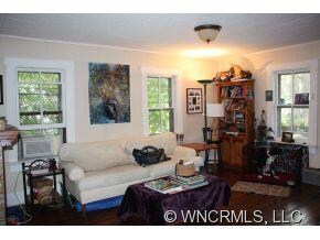 Large Rooms with natural light