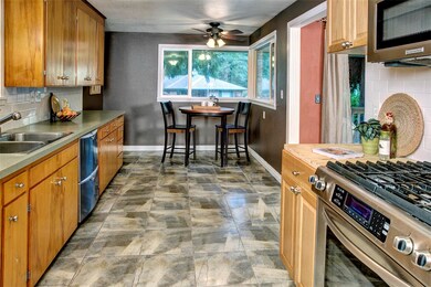 8723 231st St SW, Edmonds, WA 98026 - photo 5