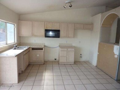 023-374124 Kitchen Additional View