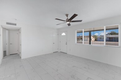 1526 S Grand Dr-7