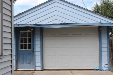 2445 108th St, Toledo, OH 43611 - photo 3