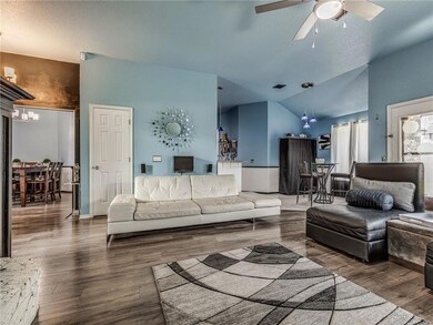 605 Verreaux Dr, Norman, OK 73072 - photo 3