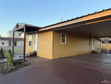 302 N Madrigal St, Roma, TX 78584 - photo 3