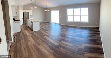 Wide open and function floor plan! Plenty of natural lighting!