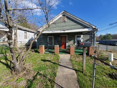 2100 & 2100 1 2 East Unaka Ave, Johnson City, TN 37601 - photo 2