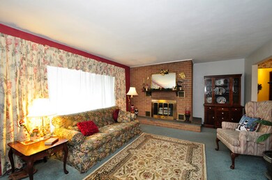 2318 Waverly Place, Waukegan, IL 60085 - photo 3