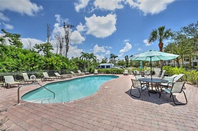 10060 Lake Cove Dr unit 301, Fort Myers, FL 33908 - photo 3