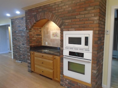 9 Dennis St, Skowhegan, ME 04976 - photo 4