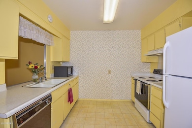 13872 N Newcastle Dr, Sun City, AZ 85351 - photo 2