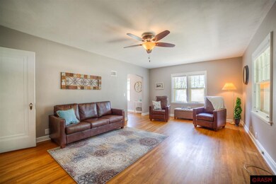 227 W 9th St, Mankato, MN 56001 - photo 2