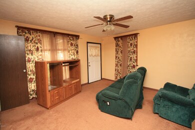 6438 Solandra Dr, Jacksonville, FL 32210 - photo 4