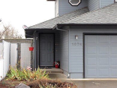 1074 Glengrove Ave, Central Point, OR 97502 - photo 3