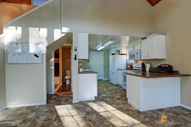 LARGE OPEN KITCHEN