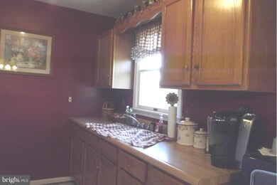 102 Ranson Estates Cir, Ranson, WV 25438 - photo 6