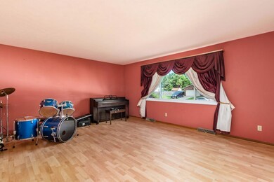 009_b06fa_F 143 Andalus Dr009