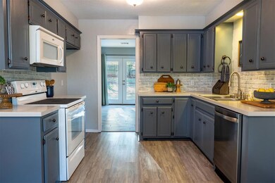 18 N Gilpin Ave, Shawnee, OK 74804 - photo 4