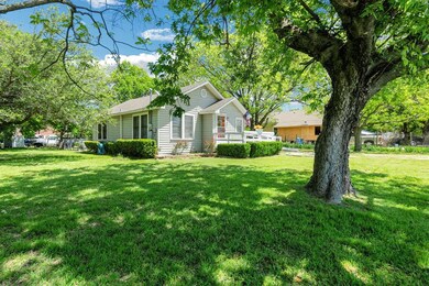 400 S Garrett Ave, Ennis, TX 75119 - photo 3