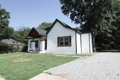 617 E 9th St, Bonham, TX 75418 - photo 5