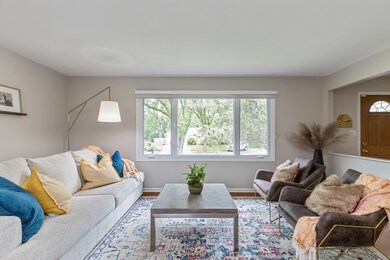 615 Chestnut Ct, Algonquin, IL 60102 - photo 5