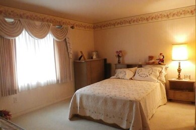 Master with bay window