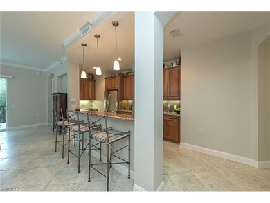 Breakfast Bar and Kitchen