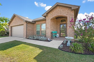 221 Angelina Ct, Azle, TX 76020 - photo 3