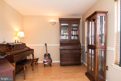 7335 Ash Brook Ct, Sykesville, MD 21784 - photo 2