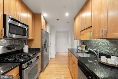 Abingdon Row Condominium unit 109, Alexandria, VA 22314 - photo 7