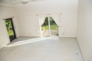 226 E Lake St, Topeka, IN 46571 - photo 7