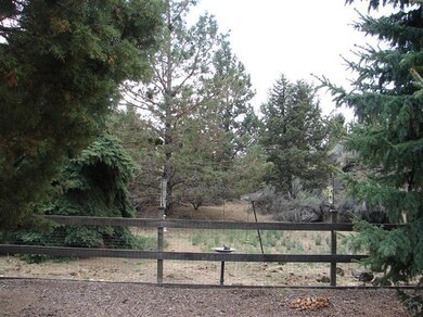 63295 Eastview Dr, Bend, OR 97701 - photo 5