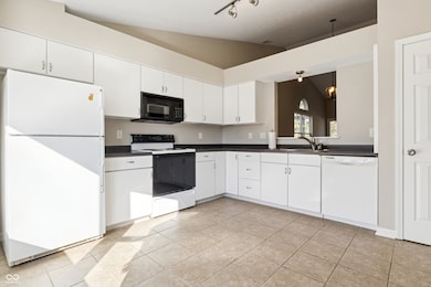 6230 Valleyview Dr, Fishers, IN 46038 - photo 7