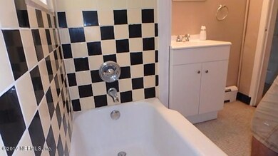 1224 Maycroft Rd, Lansing, MI 48917 - photo 6