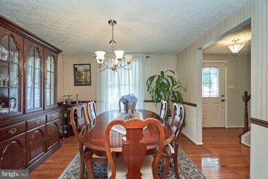 7608 Fallswood Way, Lorton, VA 22079 - photo 5