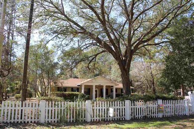 114 Purify Bay Rd, Crawfordville, FL 32327 - photo 2