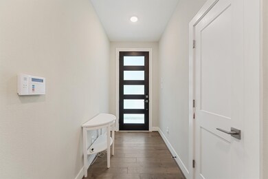 707 Apogee Trail, Houston, TX 77022 - photo 5