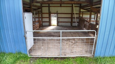 10085 Blackwell Rd, Central Point, OR 97502 - photo 5