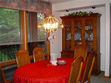 Dining Room. Dining set can stay with home.