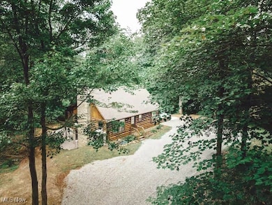 22916 Sams Creek Rd, Laurelville, OH 43135 - photo 3