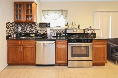 64 Cedar St unit R, Wellesley Hills, MA 02481 - photo 2