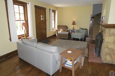 2416 SW Sunset Ct, Topeka, KS 66604 - photo 3