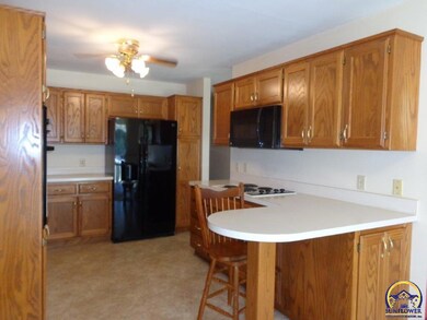 1244 SW 31st St, Topeka, KS 66611 - photo 2