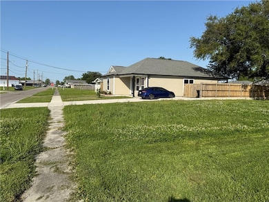 2421 Maureen Ln, Meraux, LA 70075 - photo 2