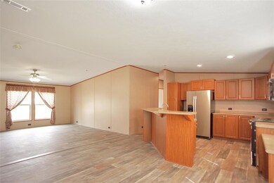 127 Joseph Dr, Decatur, TX 76234 - photo 4