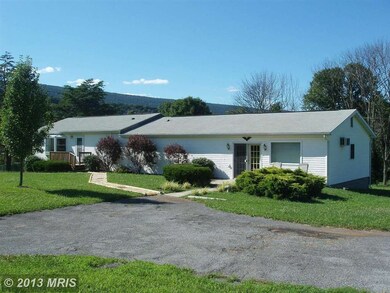 237 Marigold Ln, Berkeley Springs, WV 25411 - photo 2
