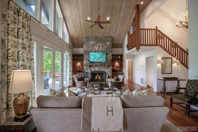 199 W Rochester Dr, Cashiers, NC 28717 - photo 6