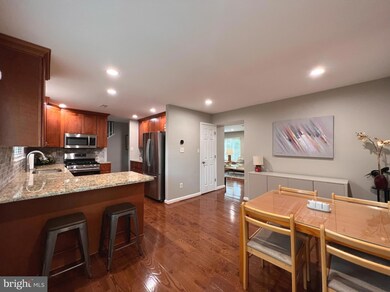 1514 Roundleaf Ct, Reston, VA 20190 - photo 5