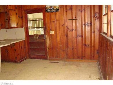 210 Greenvale Rd, Asheboro, NC 27203 - photo 2