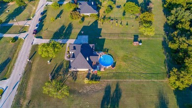 186 Lost Oak Dr, Azle, TX 76020 - photo 3