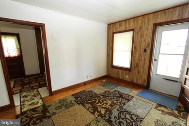 205 W 6th Ave, Ranson, WV 25438 - photo 4